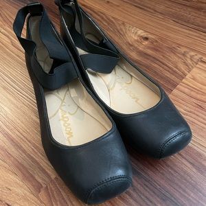 Jessica Simpson ballet flats. Black. Size 8. Barely worn.